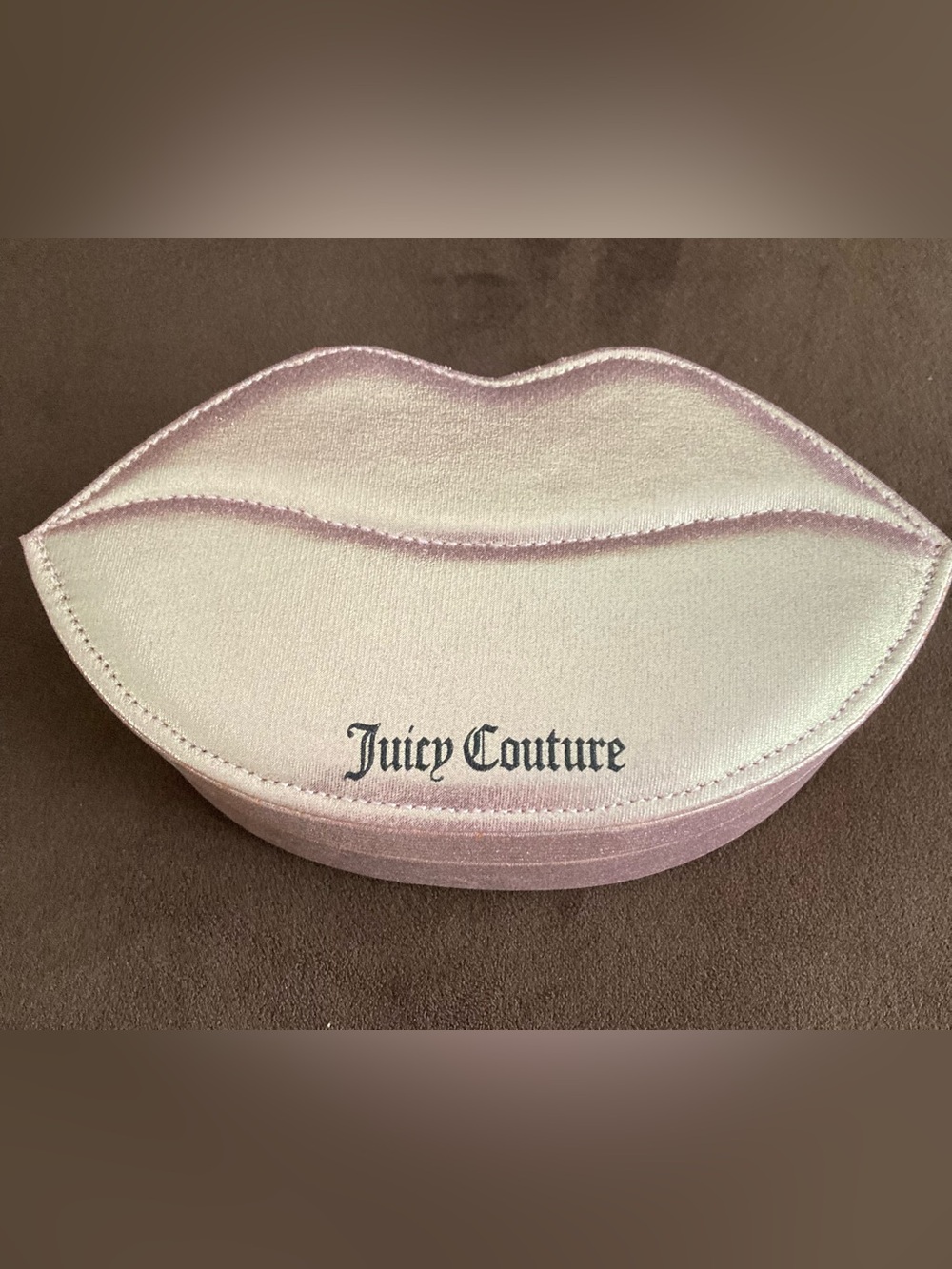 🩷NEW Juicy Couture Cute Pink Lip Shaped Travel Jewelry Case